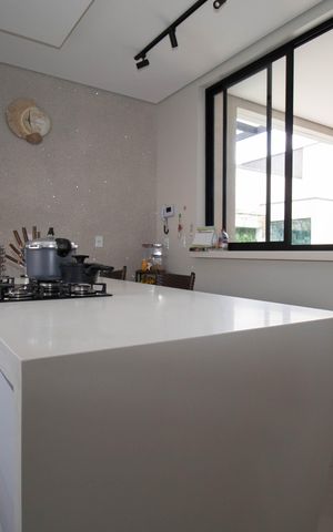 Casa de condomínio à venda com 330m², 4 quartos e 3 vagas Casa de condomínio à venda com 330m², 4 quartos e 3 vagasCozinha