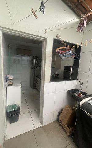 Casa à venda com 60m², 2 quartos e 1 vaga Casa à venda com 60m², 2 quartos e 1 vagaÁrea de Serviço