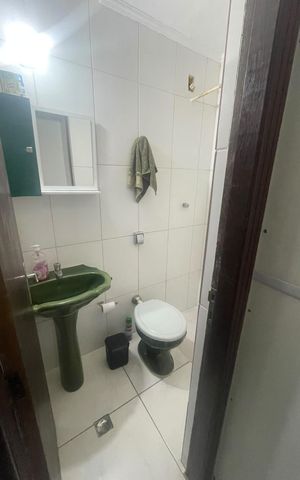 Casa à venda com 60m², 2 quartos e 1 vaga Casa à venda com 60m², 2 quartos e 1 vagaBanheiro