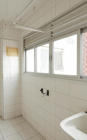 Apartamento para alugar com 123m², 4 quartos e 2 vagas Apartamento para alugar com 123m², 4 quartos e 2 vagasCozinha e Área de Serviço