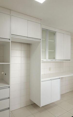 Apartamento para alugar com 123m², 4 quartos e 2 vagas Apartamento para alugar com 123m², 4 quartos e 2 vagasCozinha e Área de Serviço