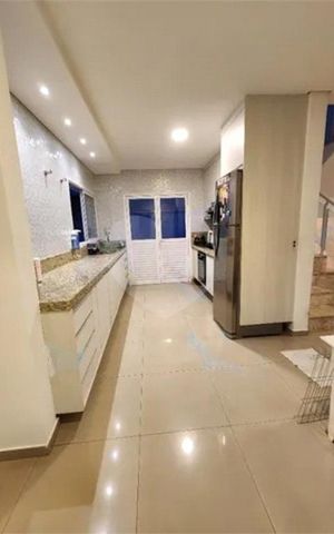 Casa à venda com 303m², 3 quartos e 4 vagas