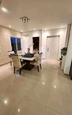 Casa à venda com 303m², 3 quartos e 4 vagas