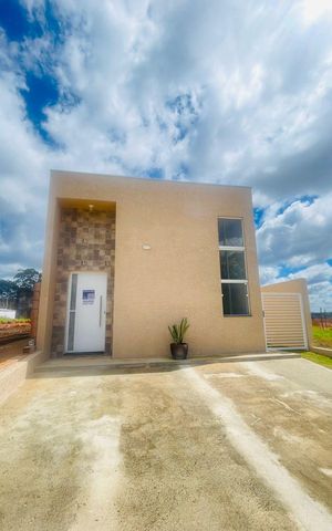 Casa de condomínio para alugar com 85m², 3 quartos e 2 vagas Casa de condomínio para alugar com 85m², 3 quartos e 2 vagasFachada com placa
