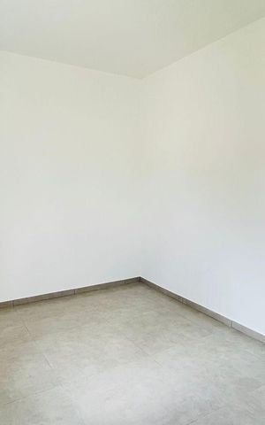 Casa de condomínio para alugar com 85m², 3 quartos e 2 vagas Casa de condomínio para alugar com 85m², 3 quartos e 2 vagasQuarto