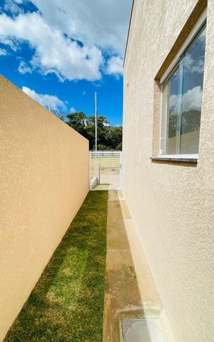 Casa de condomínio para alugar com 85m², 3 quartos e 2 vagas Casa de condomínio para alugar com 85m², 3 quartos e 2 vagasCorredor lateral