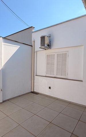 Casa para alugar com 266m², 2 quartos e 2 vagas Casa para alugar com 266m², 2 quartos e 2 vagasFachada