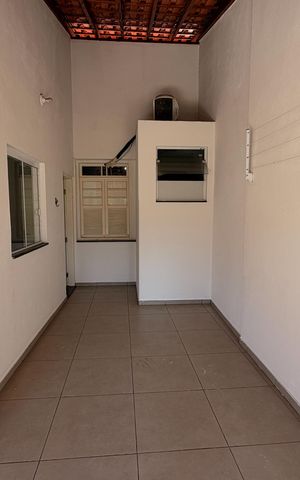 Casa para alugar com 266m², 2 quartos e 2 vagas Casa para alugar com 266m², 2 quartos e 2 vagasÁrea externa