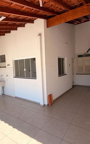 Casa para alugar com 266m², 2 quartos e 2 vagas Casa para alugar com 266m², 2 quartos e 2 vagasÁrea externa