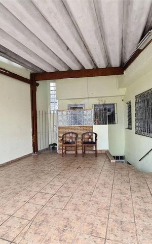 Casa à venda com 93m², 4 quartos e 1 vaga