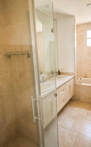 Apartamento para alugar com 315m², 4 quartos e 2 vagas Apartamento para alugar com 315m², 4 quartos e 2 vagasBanheiro