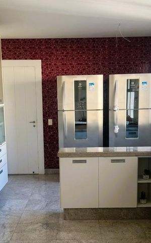 Apartamento para alugar com 315m², 4 quartos e 2 vagas Apartamento para alugar com 315m², 4 quartos e 2 vagasCozinha
