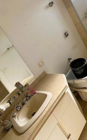 Apartamento para alugar com 315m², 4 quartos e 2 vagas Apartamento para alugar com 315m², 4 quartos e 2 vagasBanheiro