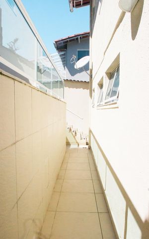 Casa à venda com 450m², 6 quartos e 3 vagasCorredor da área de Serviço