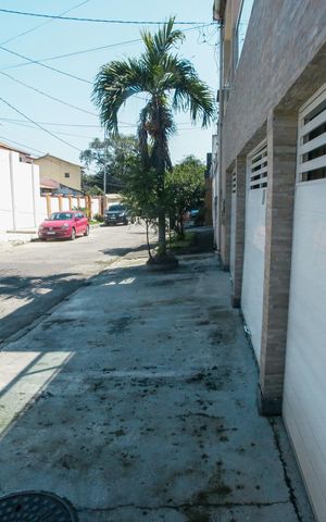 Casa à venda com 450m², 6 quartos e 3 vagasFachada