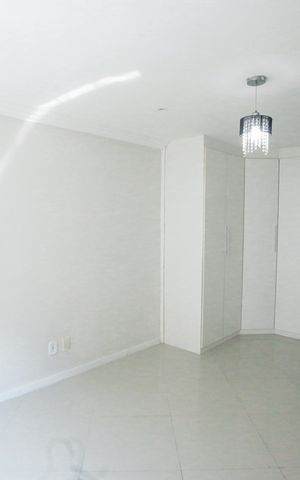 Casa à venda com 450m², 6 quartos e 3 vagasQuarto Suíte 2