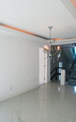 Casa à venda com 450m², 6 quartos e 3 vagasSala de jantar