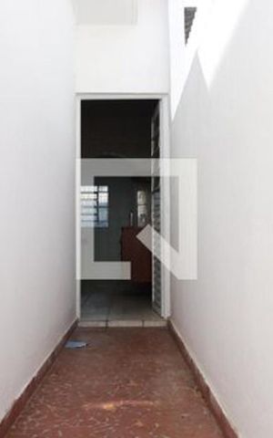 Casa à venda com 266m², 3 quartos e 3 vagas Casa à venda com 266m², 3 quartos e 3 vagasÁrea externa