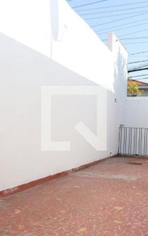 Casa à venda com 266m², 3 quartos e 3 vagas Casa à venda com 266m², 3 quartos e 3 vagasÁrea externa