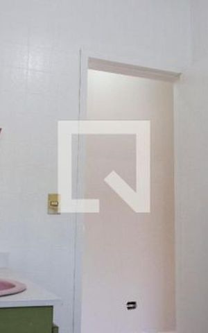Casa à venda com 266m², 3 quartos e 3 vagas Casa à venda com 266m², 3 quartos e 3 vagasBanheiro