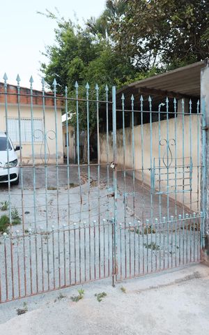 Casa para alugar com 110m², 2 quartos e 1 vagaFachada