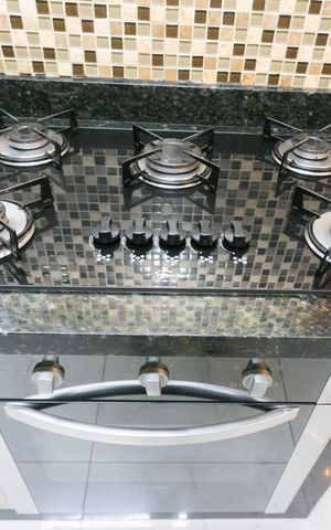 Casa de condomínio para alugar com 93m², 3 quartos e 2 vagas Casa de condomínio para alugar com 93m², 3 quartos e 2 vagasCozinha - Cooktop