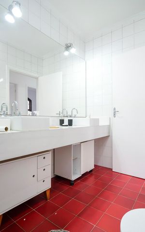 Casa à venda com 270m², 3 quartos e 4 vagasBanheiro
