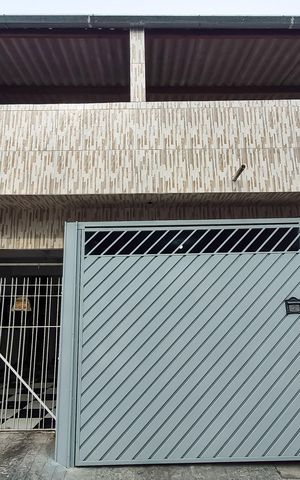 Casa à venda com 194m², 4 quartos e 2 vagas Casa à venda com 194m², 4 quartos e 2 vagasplaca
