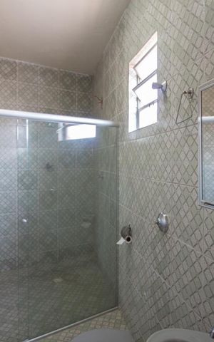 Casa para alugar com 300m², 3 quartos e 3 vagas Casa para alugar com 300m², 3 quartos e 3 vagasBanheiro da Suíte