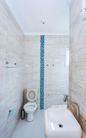 Casa para alugar com 100m², 2 quartos e 1 vaga Casa para alugar com 100m², 2 quartos e 1 vagaBanheiro