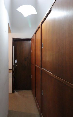 Casa à venda com 139m², 2 quartos e 2 vagasCorredor - Quartos / Banheiro