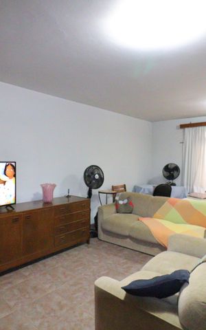 Casa à venda com 139m², 2 quartos e 2 vagasSala