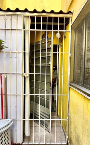 Casa à venda com 310m², 5 quartos e 3 vagas Casa à venda com 310m², 5 quartos e 3 vagasCasa 04