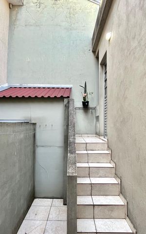 Casa à venda com 310m², 5 quartos e 3 vagas Casa à venda com 310m², 5 quartos e 3 vagasCasa 02