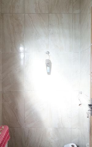 Casa à venda com 90m², 3 quartos e sem vagaBanheiro 
