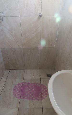 Casa à venda com 90m², 3 quartos e sem vagaBanheiro 