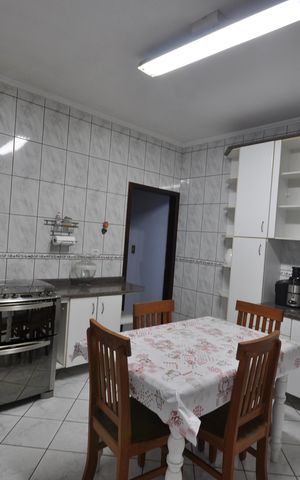 Casa à venda com 320m², 4 quartos e 2 vagasCozinha
