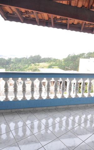Casa à venda com 320m², 4 quartos e 2 vagasSacada do Quarto Suíte