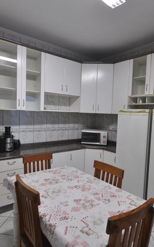 Casa à venda com 320m², 4 quartos e 2 vagasCozinha