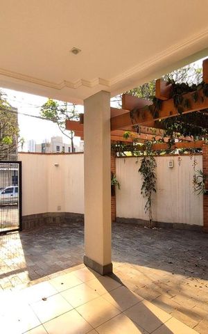 Casa à venda com 177m², 3 quartos e 2 vagas Casa à venda com 177m², 3 quartos e 2 vagasGaragem