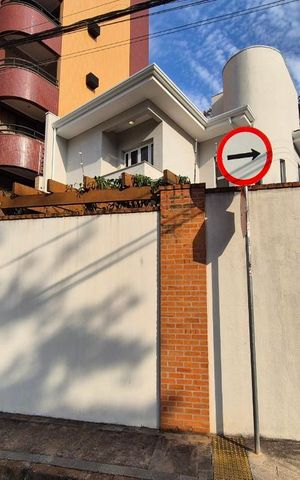 Casa à venda com 177m², 3 quartos e 2 vagas Casa à venda com 177m², 3 quartos e 2 vagasFachada do Prédio