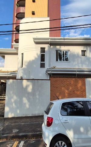 Casa à venda com 177m², 3 quartos e 2 vagas Casa à venda com 177m², 3 quartos e 2 vagasFachada do Prédio
