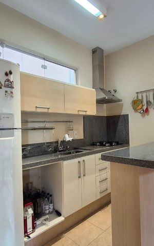 Casa à venda com 177m², 3 quartos e 2 vagas Casa à venda com 177m², 3 quartos e 2 vagasCozinha