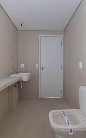 Apartamento à venda com 265m², 3 quartos e 4 vagas Apartamento à venda com 265m², 3 quartos e 4 vagasBanheiro da Suíte 3