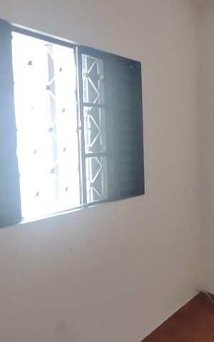 Casa para alugar com 30m², 1 quarto e sem vaga Casa para alugar com 30m², 1 quarto e sem vagaSala