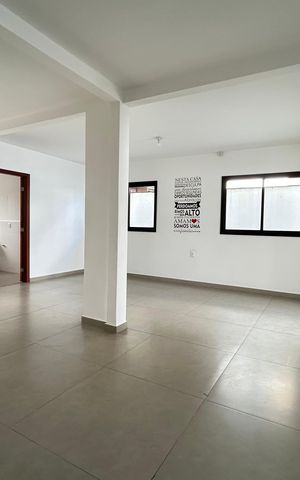 Casa para alugar com 400m², 4 quartos e 3 vagas Casa para alugar com 400m², 4 quartos e 3 vagasSala