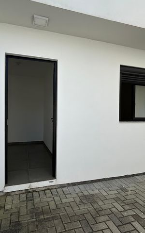 Casa para alugar com 400m², 4 quartos e 3 vagas Casa para alugar com 400m², 4 quartos e 3 vagasEdícula