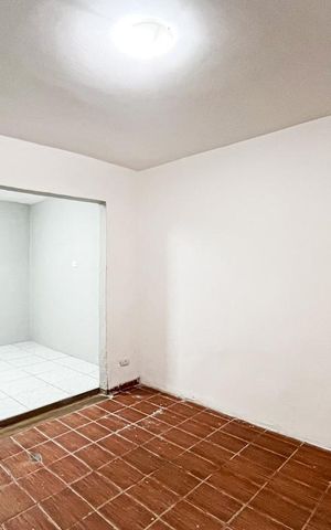 Casa para alugar com 50m², 2 quartos e sem vaga Casa para alugar com 50m², 2 quartos e sem vagaSala