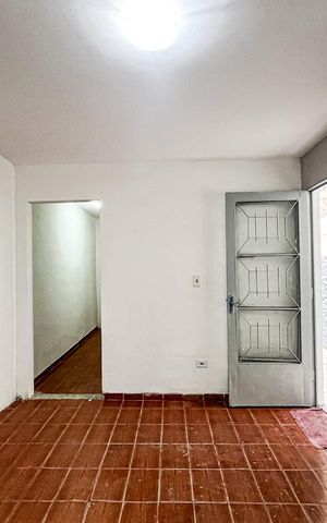 Casa para alugar com 50m², 2 quartos e sem vaga Casa para alugar com 50m², 2 quartos e sem vagaSala