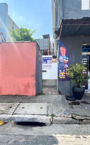 Casa para alugar com 50m², 2 quartos e sem vaga Casa para alugar com 50m², 2 quartos e sem vagaFachada